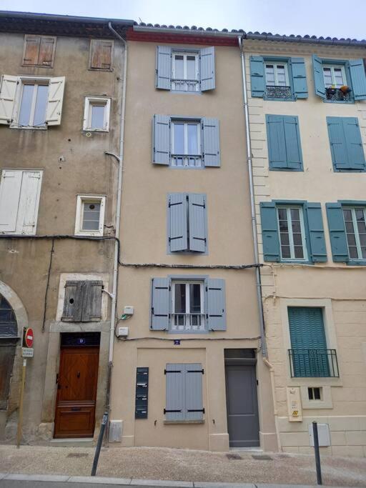 Charmant Studio Centre De 2eme Etage *